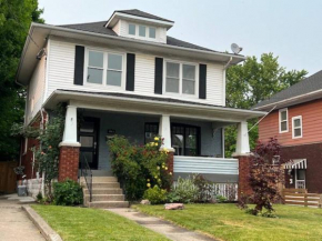 Luxury and comfy Home- Niagara getaway